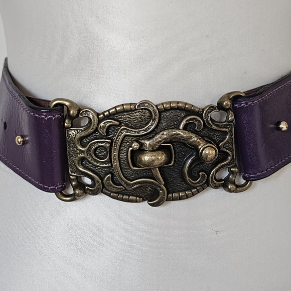 Kurt Geiger Accessories - Kurt Geiger Metal Buckle Hook Closure Leather Belt Size Small Size 36
